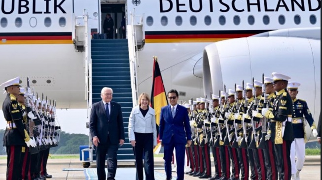 Bukan Menlu, Sosok Menteri Ini yang Jemput Langsung Presiden Jerman di Tangga Pesawat
