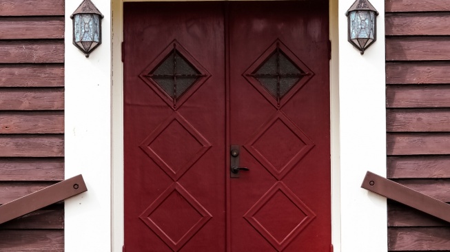 Ilustrasi pintu rumah yang datangkan rezeki. [Pexels/Damir]
