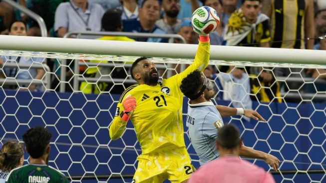 Pernah Dibobol Ragnar Oratmangoen, Kiper Arab Saudi Sabet Rekor Saves Terbanyak di Piala Dunia 2026