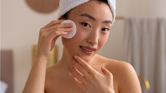 Sentuhan Hidrasi Maksimal: 5 Toner Pad untuk Makeup Flawless Tanpa Retak