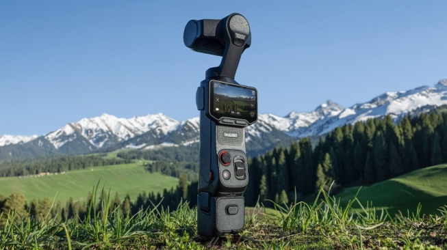 Insta360 Luna Ultra. [Insta360] 
