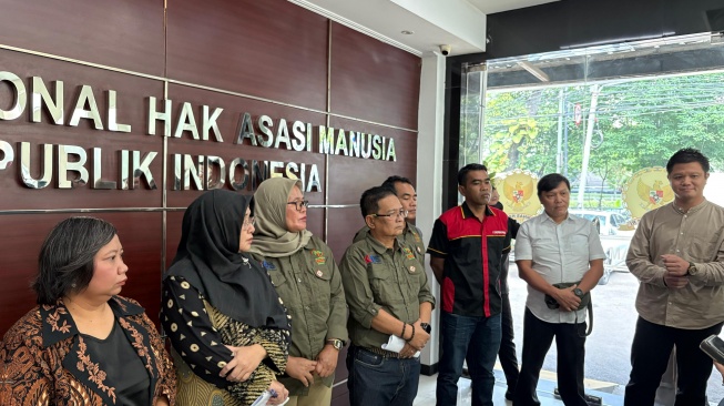 Konferensi pers kasus pemerkosaan di perusahaan perkebunan sawit. [Suara.com/Tiara]