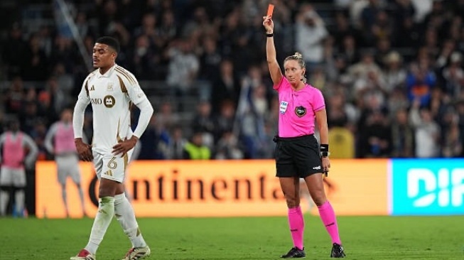 Sejarah Tercipta, Wasit Wanita Pimpin Laga di Ajang Piala Dunia 2026