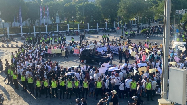 Aliansi Relawan Peduli Bangsa DIY gelar aksi dukung MBG, Yogyakarta, Jumat (19/6)