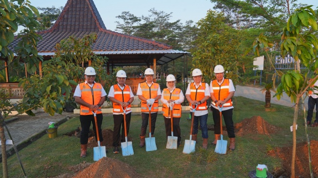 SIG dan Semen Gresik Giatkan Penanaman Pohon di Kawasan Joglo Tani Pabrik Rembang