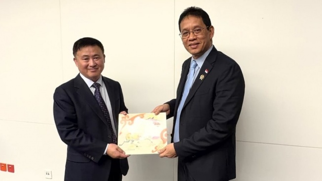 Menteri Keuangan Purbaya Yudhi Sadewa dan perwakilan bank sentral China, People's Bank of China (PBOC). [Dok. Kemenkeu]