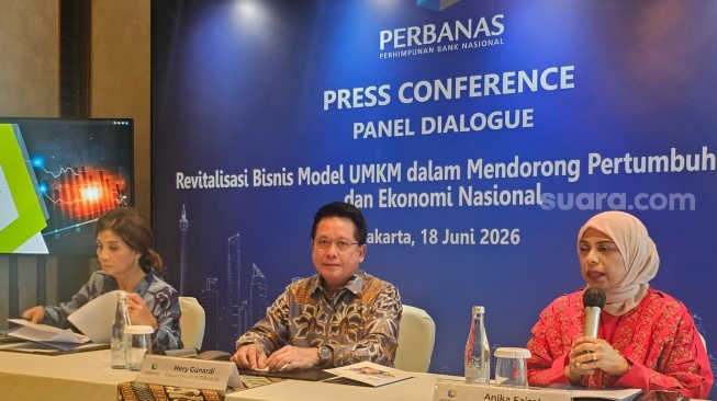 Ketua Bidang Riset dan Kajian Ekonomi dan Perbankan Perbanas, Aviliani di Jakarta, Jumat (19/6/2026). [Suara.com/Rina]