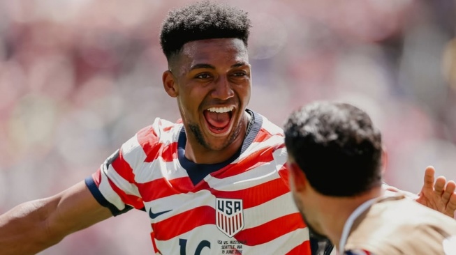 Bek Amerika Serikat Emosional Cetak Gol Piala Dunia, Kenang Jejak Sang Ayah di Seattle