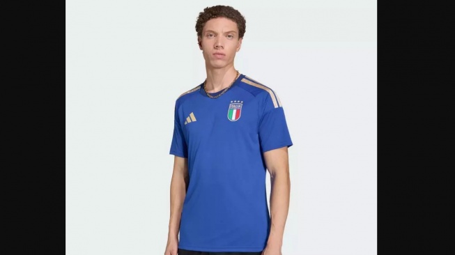 4. Adidas Football Italy 26 Home Fan Jersey Men Blue. (Adidas)