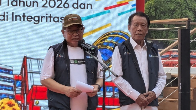 Gubernur DKI Jakarta Pramono Anung bersama Sutiyoso atau Bang Yos. [Suara.com/Adiyoga]