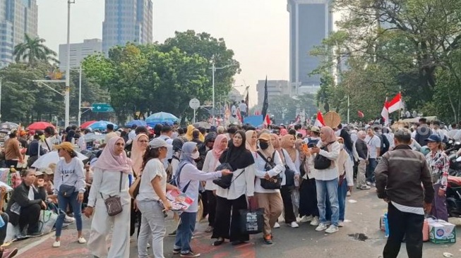 Dari Ulat di Sayuran hingga Korupsi, Warga Ini Tetap Kukuh MBG Harus Jalan