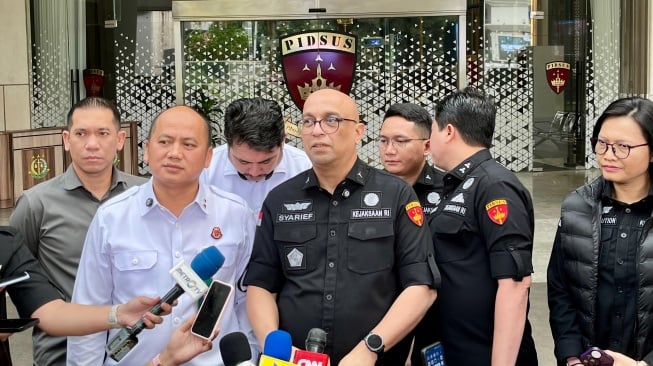 Direktur Penyidikan Jaksa Agung Muda Tindak Pidana Khusus (Jampidsus), Syarief Sulaeman Nahdi saat mengumumkan keputusan menolak permohonan JC tersangka Sony Sonjaya. [Suara.com/Faqih].