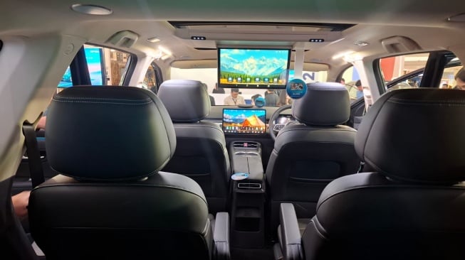PT Sokonindo Automobile lengkapi jajaran produk elektrifikasi di Indonesia lewar kehadiran DFSk E5 Plus PHEV. (Foto: SUARA.COM/Manuel Jeghesta)