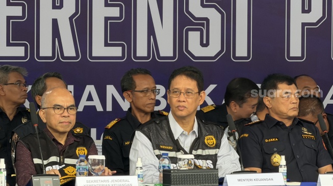 Teknologi AI Bikin Purbaya Lebih Cepat Endus Pakaian Bekas Impor Ilegal