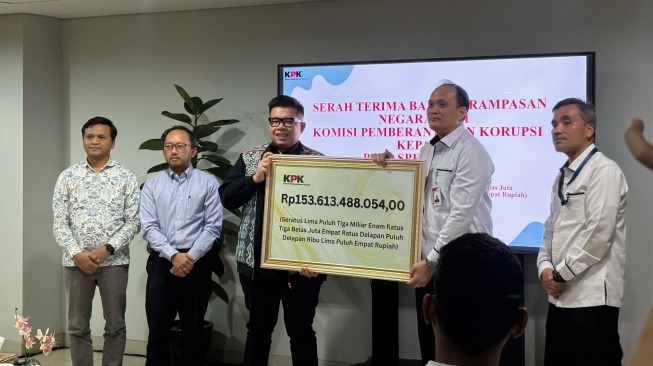 KPK Serahkan Rp153,6 Miliar Hasil Rampasan Korupsi Eks Dirut Taspen