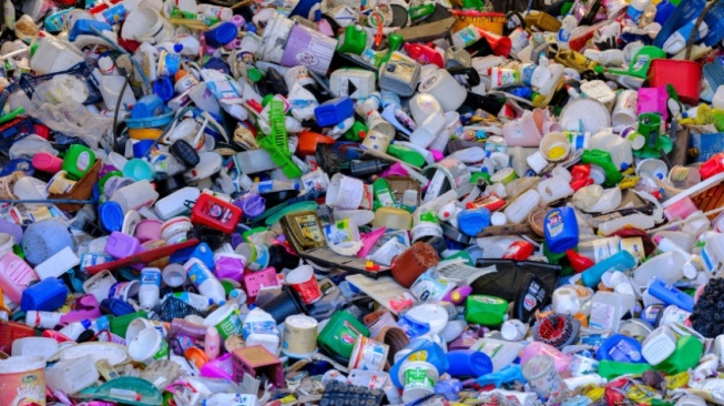 Bisakah Plastik Dibuat Lebih Mudah Terurai? Penelitian Baru Tawarkan Pendekatan Lewat Upcycling