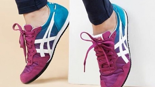 Sepatu Onitsuka Tiger seri SERRANO yang menggunakan kulit babi (Instagram/onitsukatigermy)