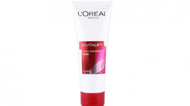 L'Oreal Paris Revitalift Cleansing Foam (Shopee)