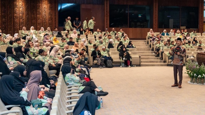 Gus Ipul saat menjadi keynote speaker dalam Silaturahmi Nasional (Silatnas) SP2MI 2026 di Gedung Sasonobudoyo, Taman Mini Indonesia Indah (TMII), Jakarta Timur, Kamis (25/6/2026). (Dok: Kemensos)