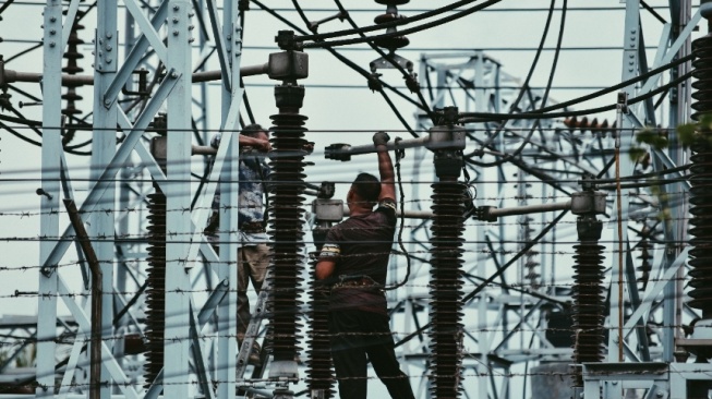 Maaf Saja Tidak Cukup: PLN dan Tagihan Gelap yang Ditanggung Rakyat Jawa