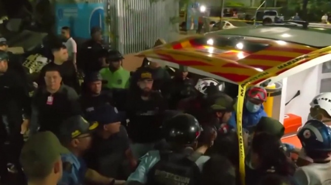 Dua gempa beruntun mengguncang Venezuela memicu status darurat nasional dan kerusakan infrastruktur parah. (Video Reuters/CNN)