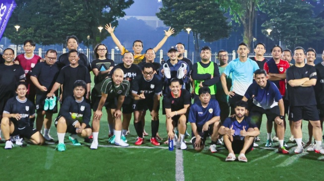 ASICS mengajak komunitas sepak bola menjajal sepatu yang digunakan Rizky Ridho dan pemain Timnas Indonesia melalui program TRY! ASICS! Football di Jakarta. [Dok. Asics]