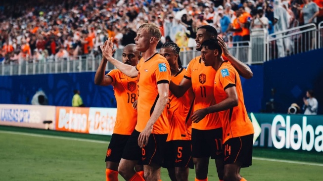 Belanda mencetak rekor penguasaan bola tertinggi dalam sejarah Piala Dunia dengan 71,7 persen saat mengalahkan Tunisia 3-1 dan lolos ke 32 besar. [Dok. IG OnsOranje]
