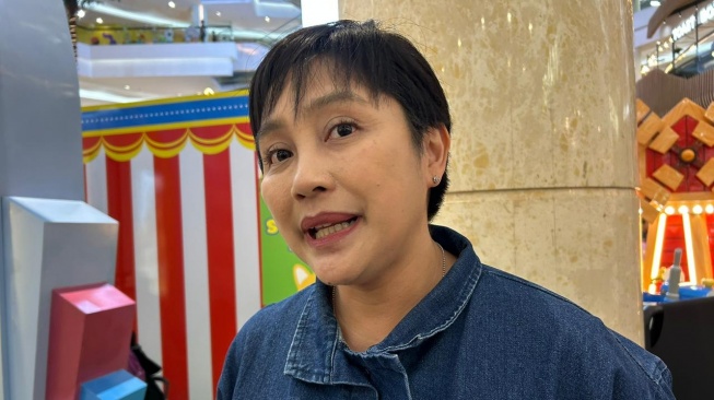 Deputy General Manager Marketing Kota Kasablanka, Sherly Nayoan, saat merilis Pororo Carnival: Colorful Garden Adventure (Suara.com/Dini Afrianti)