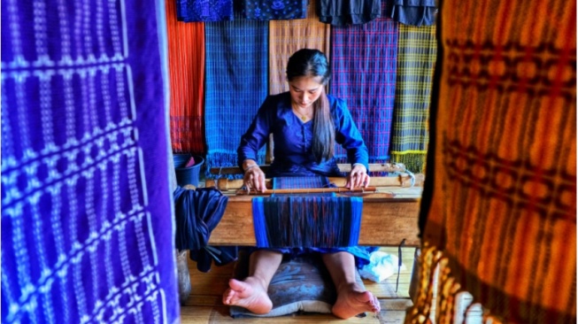 Diplomasi Tenun di Vatikan: Tamparan buat Fast Fashion?