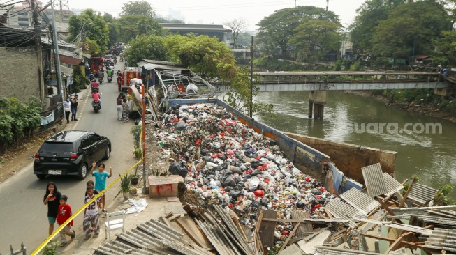 Kondisi Bangunan Terdampak Longsor di Petamburan