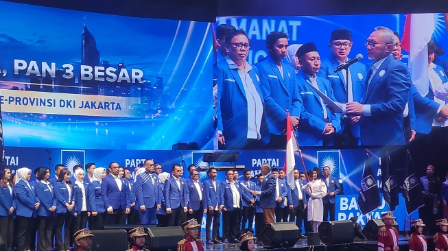 Resmi! Zulhas Lantik Uya Kuya Pimpin PAN Jakarta Gantikan Eko Patrio