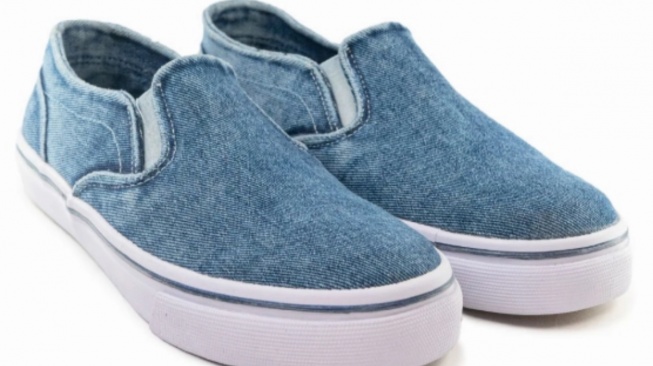 Slip On Johnson Denim. [Shopee]