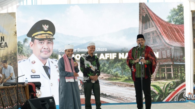 81 Tahun Menanti, Warga Sipiongot Beri Tradisi Ini ke Bobby Nasution Usai Jalan Tembus Dibangun