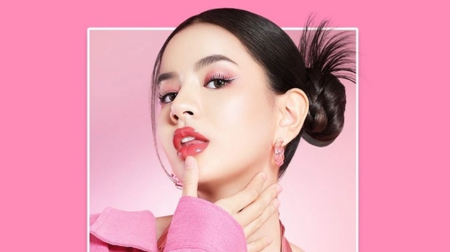 Lipstik Glossy yang Awet Merek Apa? Ini 4 Pilihan Tahan Lama hingga 36 Jam
