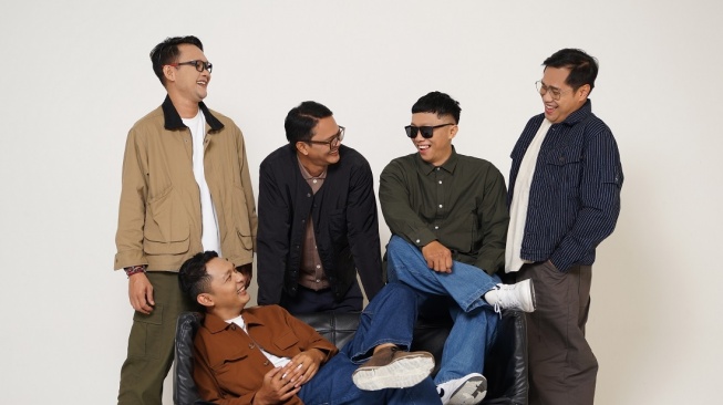Band This is EQUAL debut dengan merilis mini album atau EP bertajuk Kirei. [Instagram]