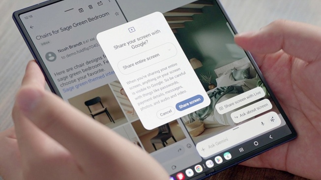 Layar lebar Samsung Galaxy Z Fold7 memberi ruang untuk membuka beberapa aplikasi sekaligus dalam satu genggaman. [Samsung]
