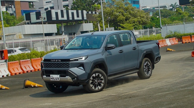 Toyota Hilux Generasi Sembilan Resmi Melantai Gendong Mesin 1GD dan Varian Listrik