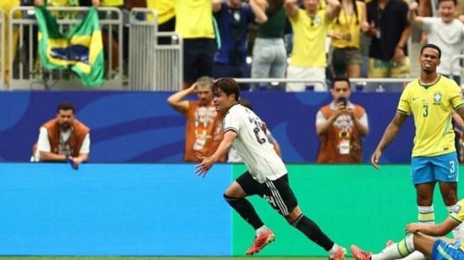 Jepang Kejutkan Brasil! Gol Indah Kaishu Sano Bawa Samurai Biru Unggul [@HQpcrt]