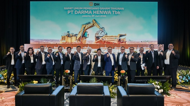 Jajaran Komisaris dan Direksi PT Darma Henwa Tbk. [Dok DEWA].