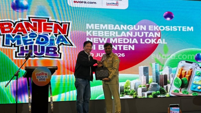 Pemimpin Redaksi Suara.com, Suwarjono pada acara Banten Media Hub 2026 di Aston Serang Hotel and Convention Center, Selasa 30 Juni 2026. [Suara.com/Alwan]