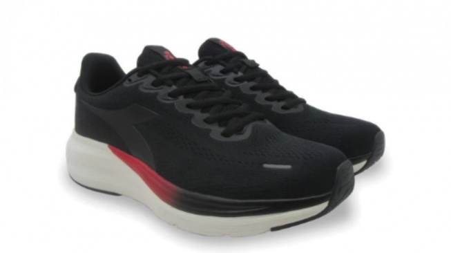 Diadora Rayna Men's Running Shoes. [Shopee/Sports Station]