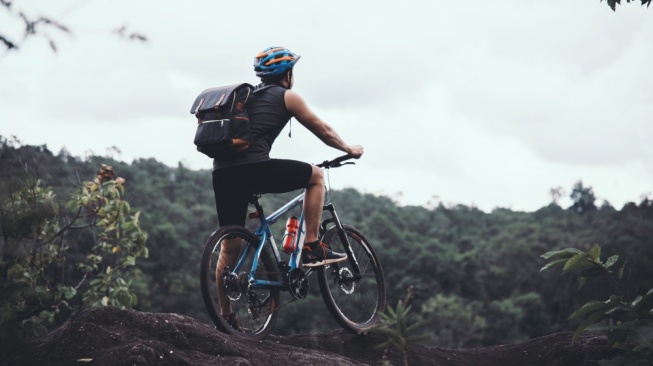 Ilustrasi sepeda gunung (Magnific)