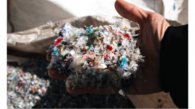 Plastik Terurai Jadi Partikel Makin Kecil: Mengapa Nanoplastik Kini Menjadi Perhatian Ilmuwan?