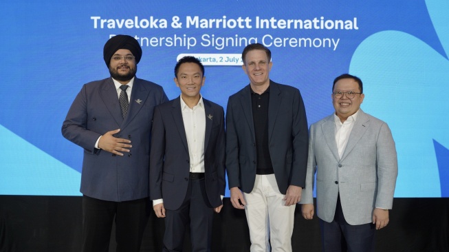 [Kiri-kanan] Tejveer Singh Bedi, Vice President of Commercial, Traveloka; Yady Guitana, Chief Financial Officer, Traveloka; John Toomey, Chief Commercial Officer, Asia Pacific Excluding China, Marriott International; dan Christopher Chung, Senior Director of Sales and Distribution, Indonesia & Malaysia, Marriott International. [Dok. Traveloka]
