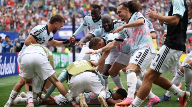 Belgia menang dramatis 3-2 atas Senegal di babak 32 besar Piala Dunia 2026. Penalti Youri Tielemans pada menit 120+5 memastikan De Rode Duivels lolos ke 16 besar. [Dok. FIFA]