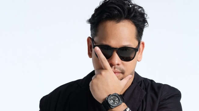 Satrio Alexa menciptakan sebuah lagu berjudul "Tunggu Apa Lagi" yang dinyanyikan penyanyi pendatang baru Bagushafi. [Instagram]
