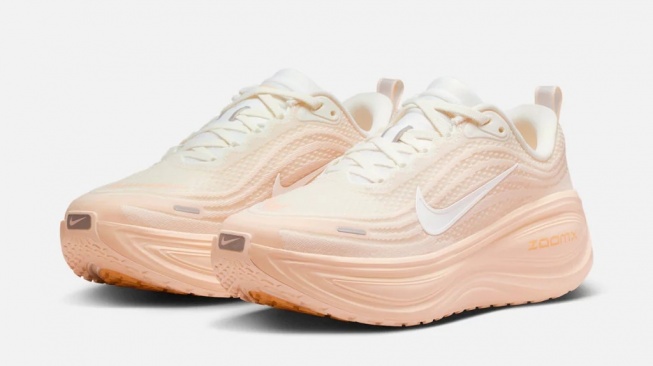 Nike Women's Vomero Plus Guava Ice (Shopee)