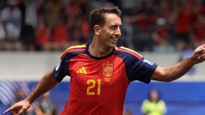 Mikel Oyarzabal menjadi bintang utama kemenangan Spanyol lewat dua golnya yang sangat klinis. (FIFA)
