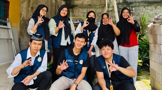 Mahasiswa KKN Alternatif UAD Sukseskan Program Bank Sampah RW 10 Sorosutan (Dok. Pribadi/Putri Ghoniyan)