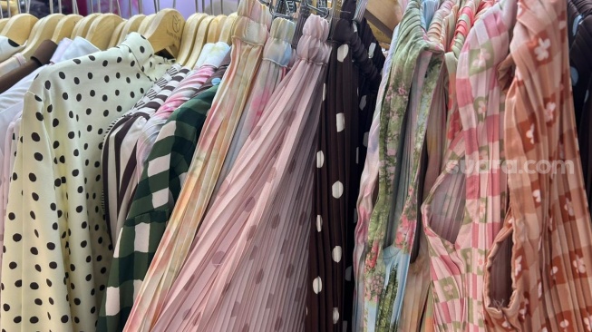 Plisket Kembali Digandrungi Gen Z, Begini Tips Padupadan agar Tetap Stylish